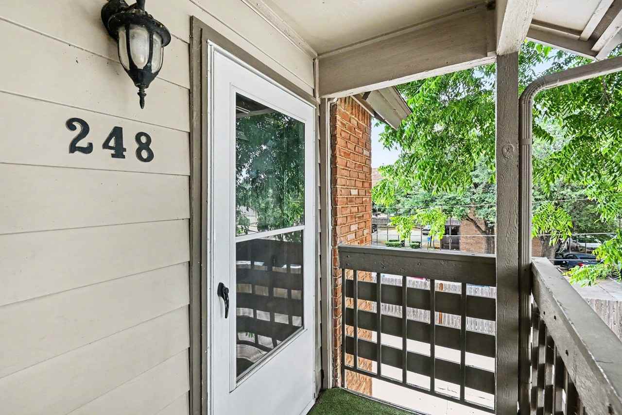 248 Jefferson Pkwy - Photo 2 of 25