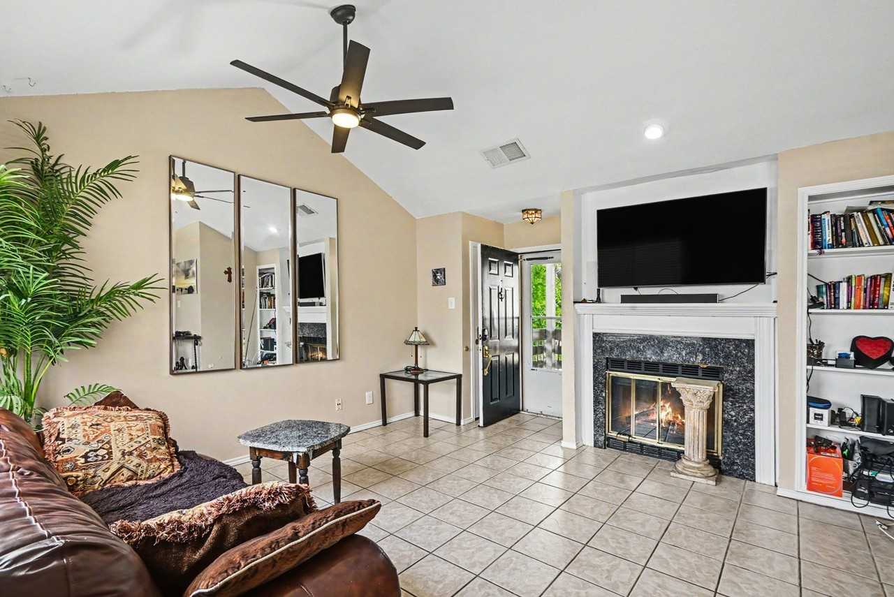 248 Jefferson Pkwy - Photo 3 of 25