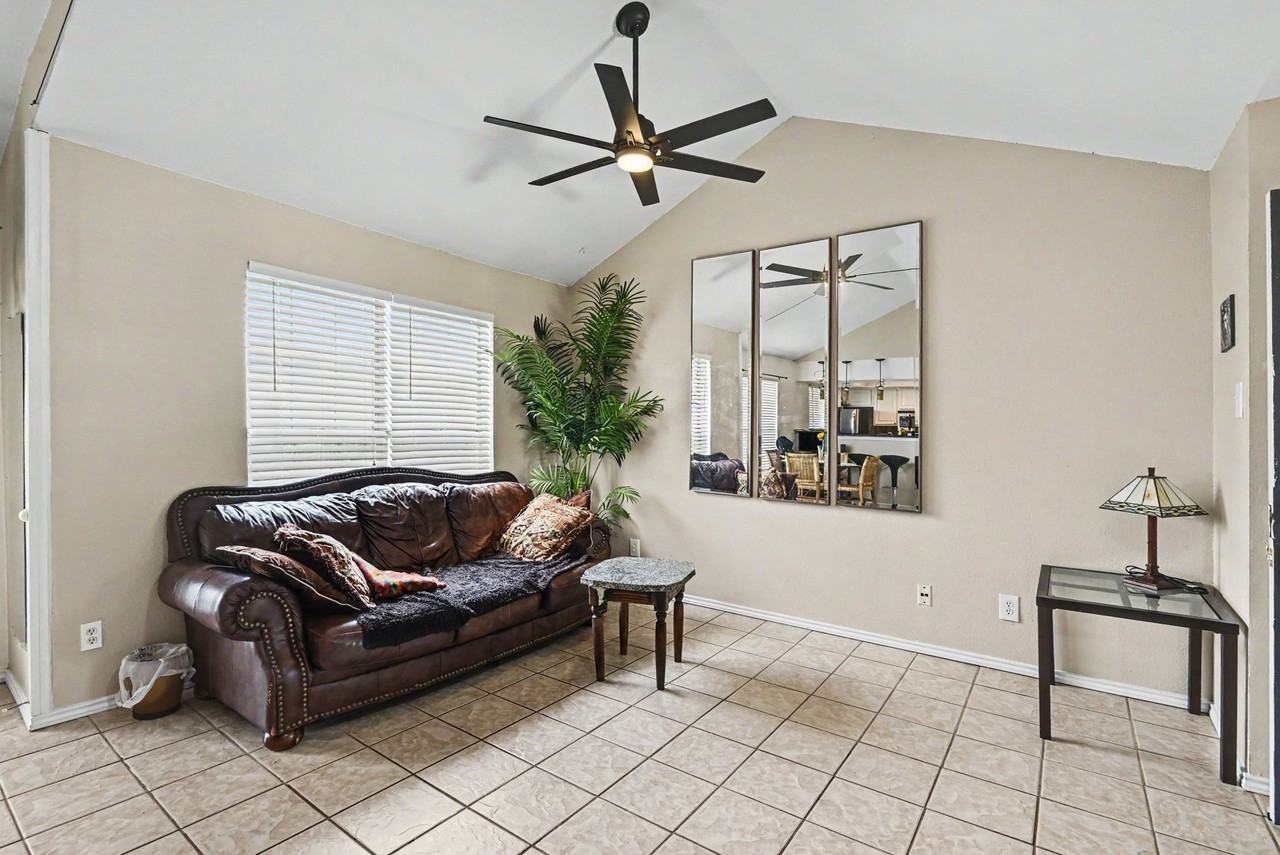 248 Jefferson Pkwy - Photo 5 of 25