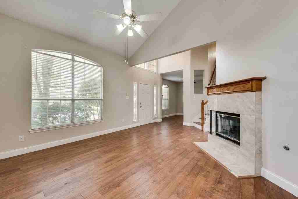 3009 Larkspur Ct - Photo 4 of 31