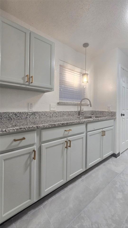 301 Sherry St #A - Photo 4 of 24