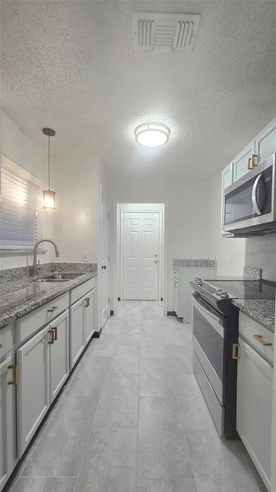 301 Sherry St #A - Photo 5 of 24