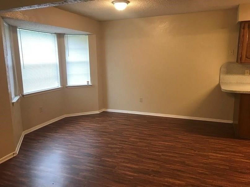 721 Lindenwood Dr - Photo 4 of 17