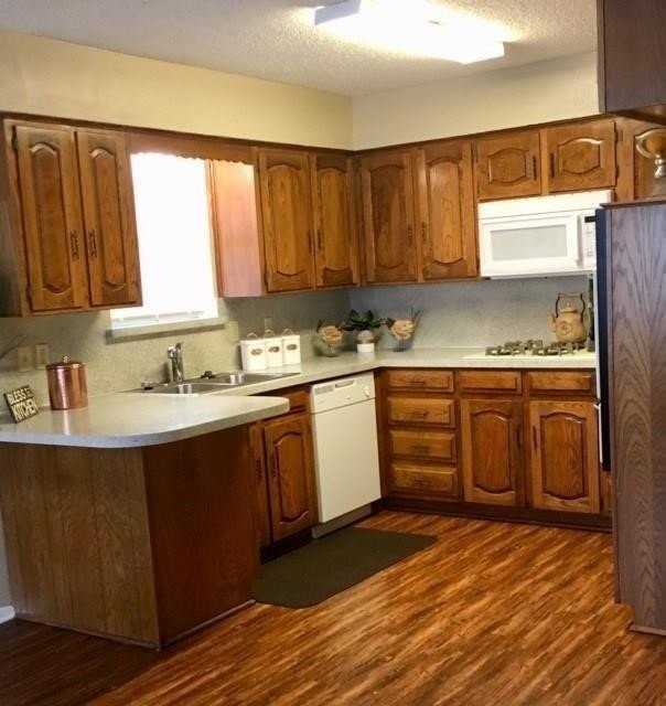 721 Lindenwood Dr - Photo 5 of 17