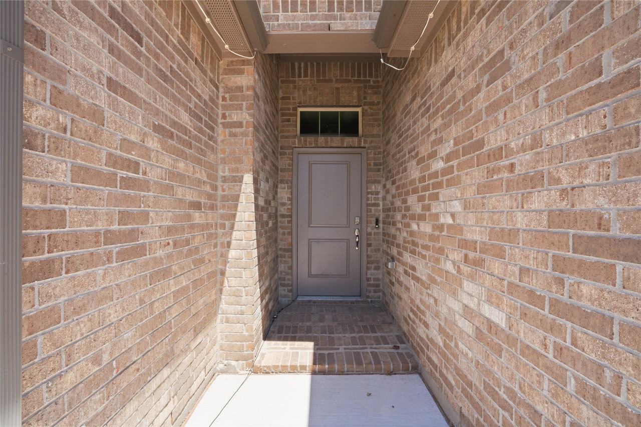 11536 Harp Ln - Photo 3 of 39