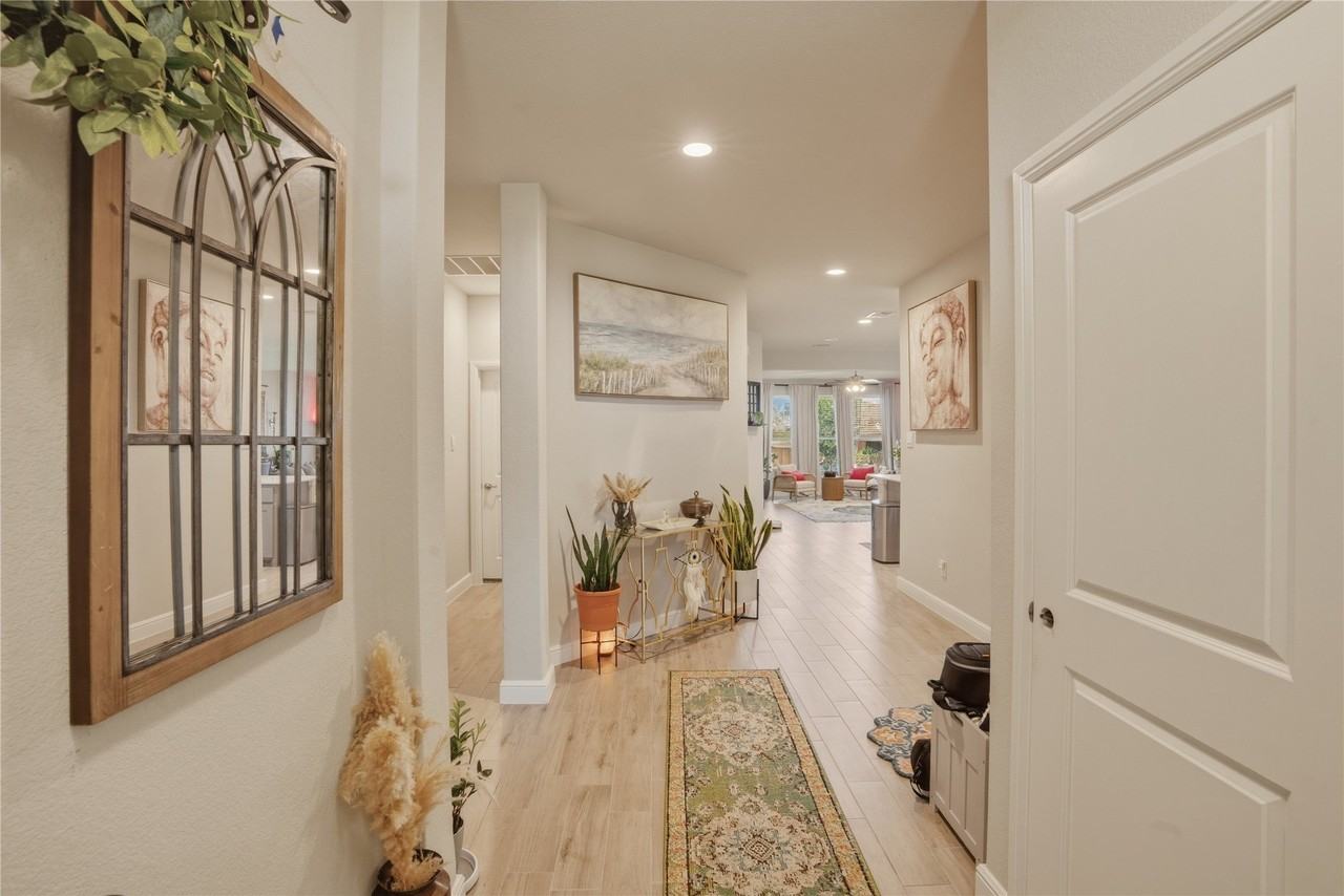 11536 Harp Ln - Photo 4 of 39