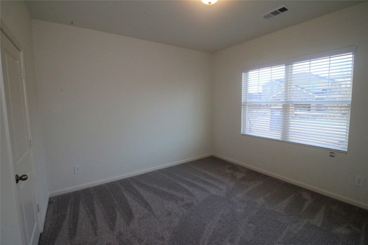 1226 Herring Dr - Photo 3 of 24