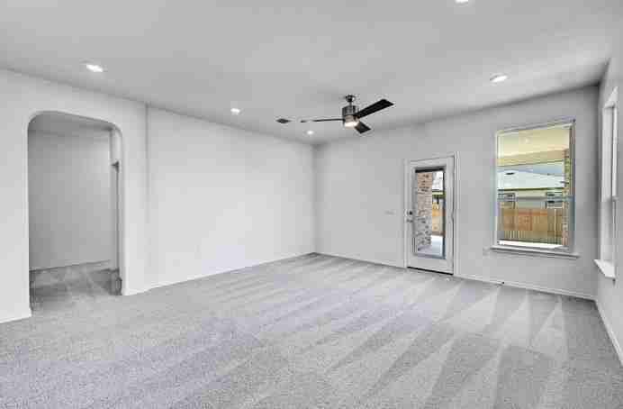12529 Hallstatt Dr - Photo 6 of 40