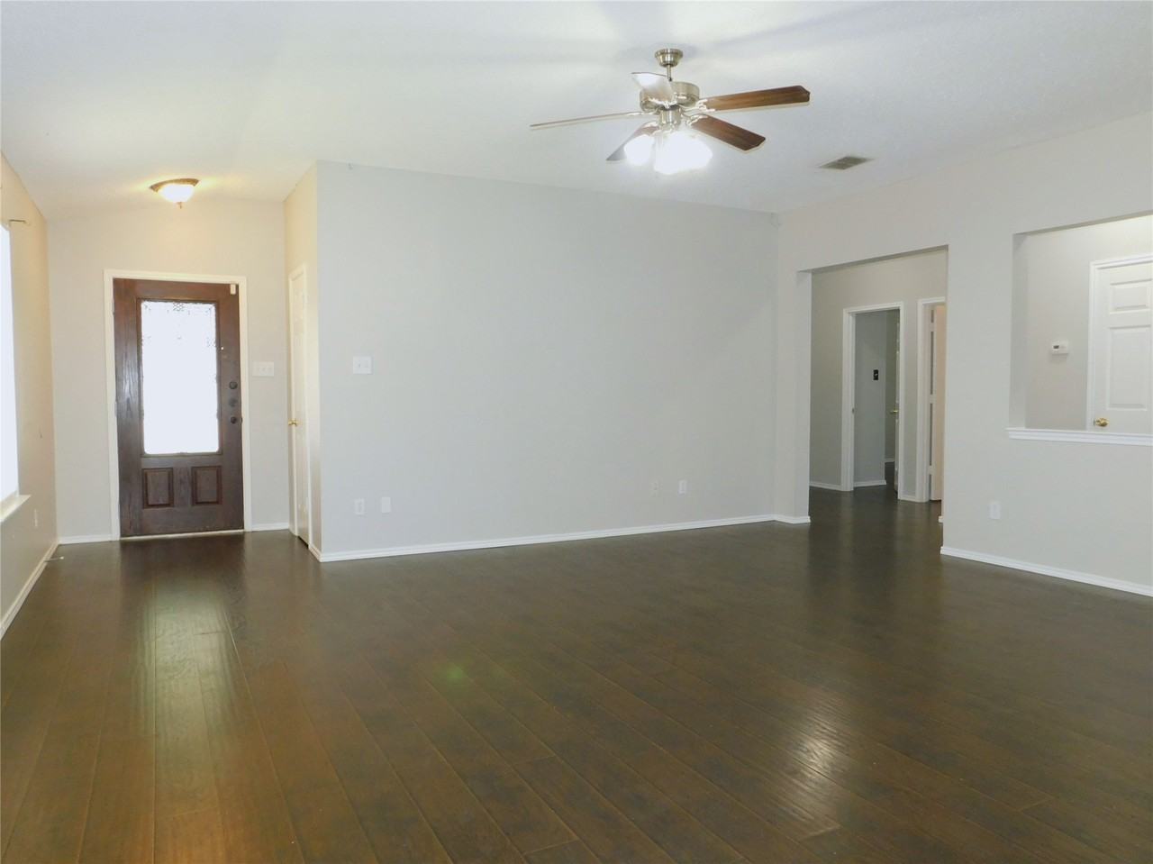 1648 Crown Point Dr - Photo 5 of 27
