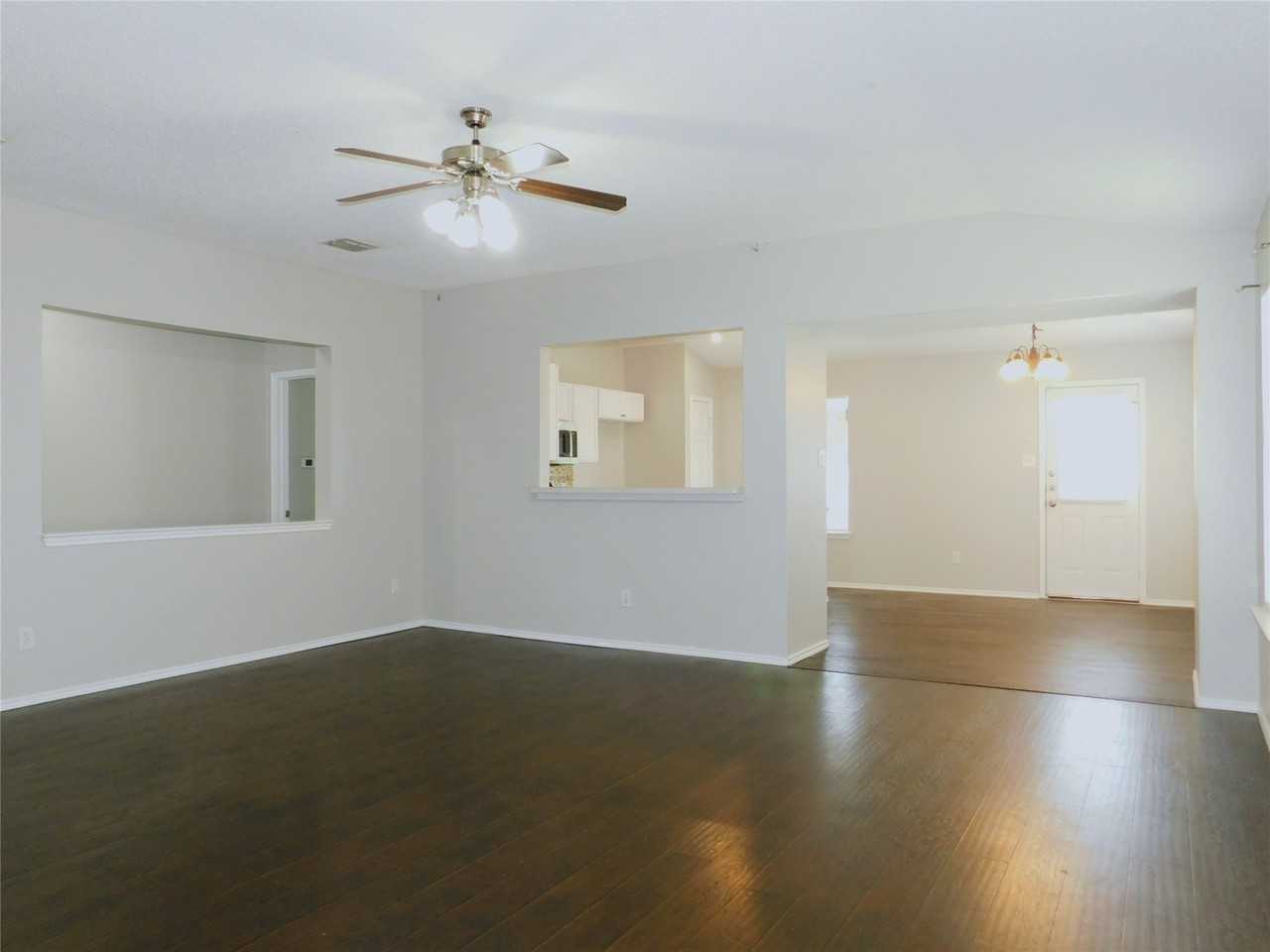 1648 Crown Point Dr - Photo 7 of 27