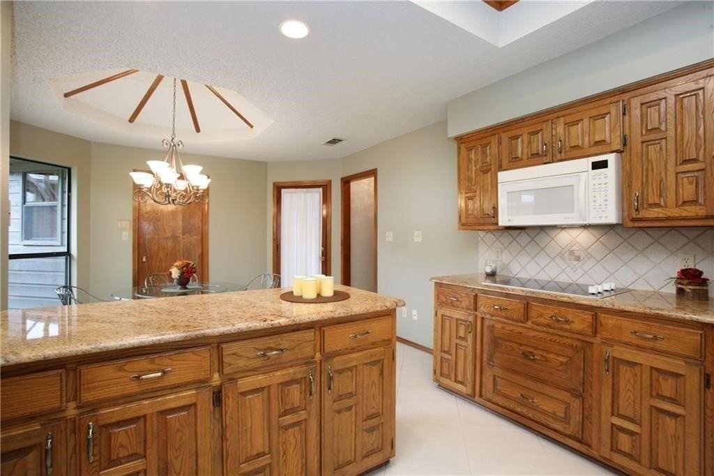 2127 Windy Ridge Ln - Photo 4 of 18