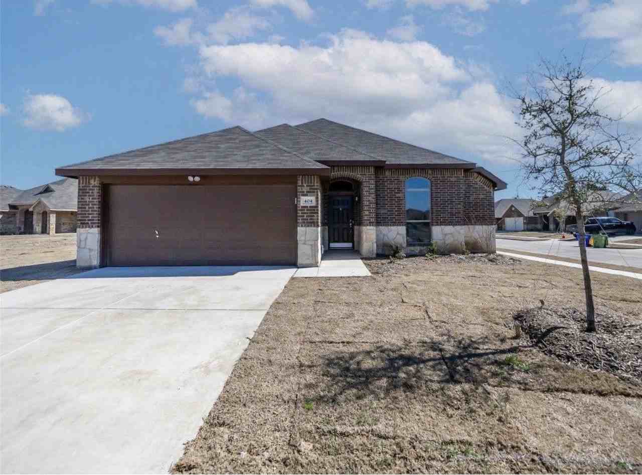 404 Tredway Ct
