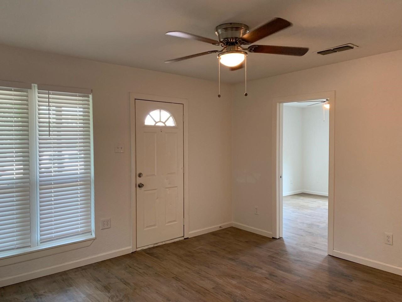 3901 Bois D Arc St - Photo 2 of 21