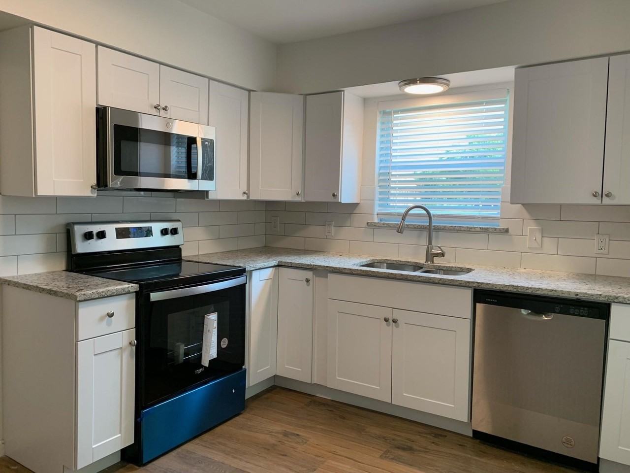 3901 Bois D Arc St - Photo 4 of 21