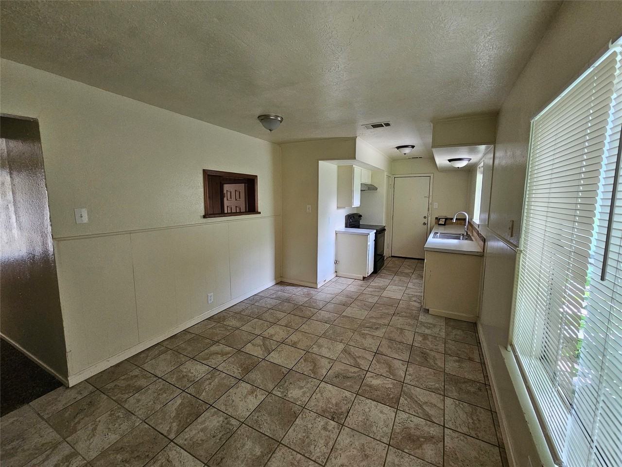 1621 E Park Blvd - Photo 6 of 13