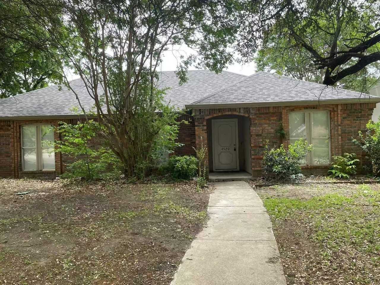 4520 Louisville Dr