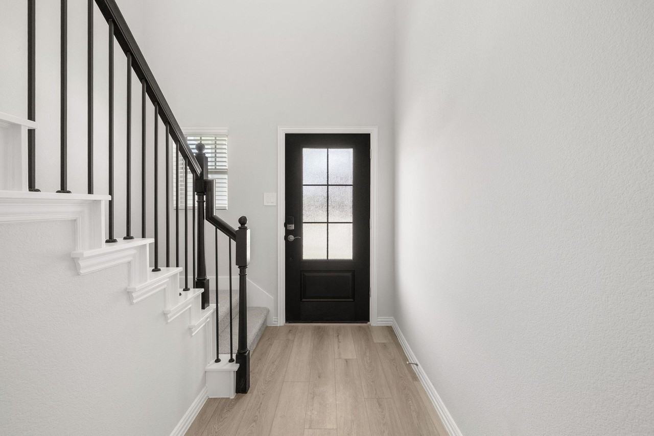1737 Arches Rd - Photo 4 of 25