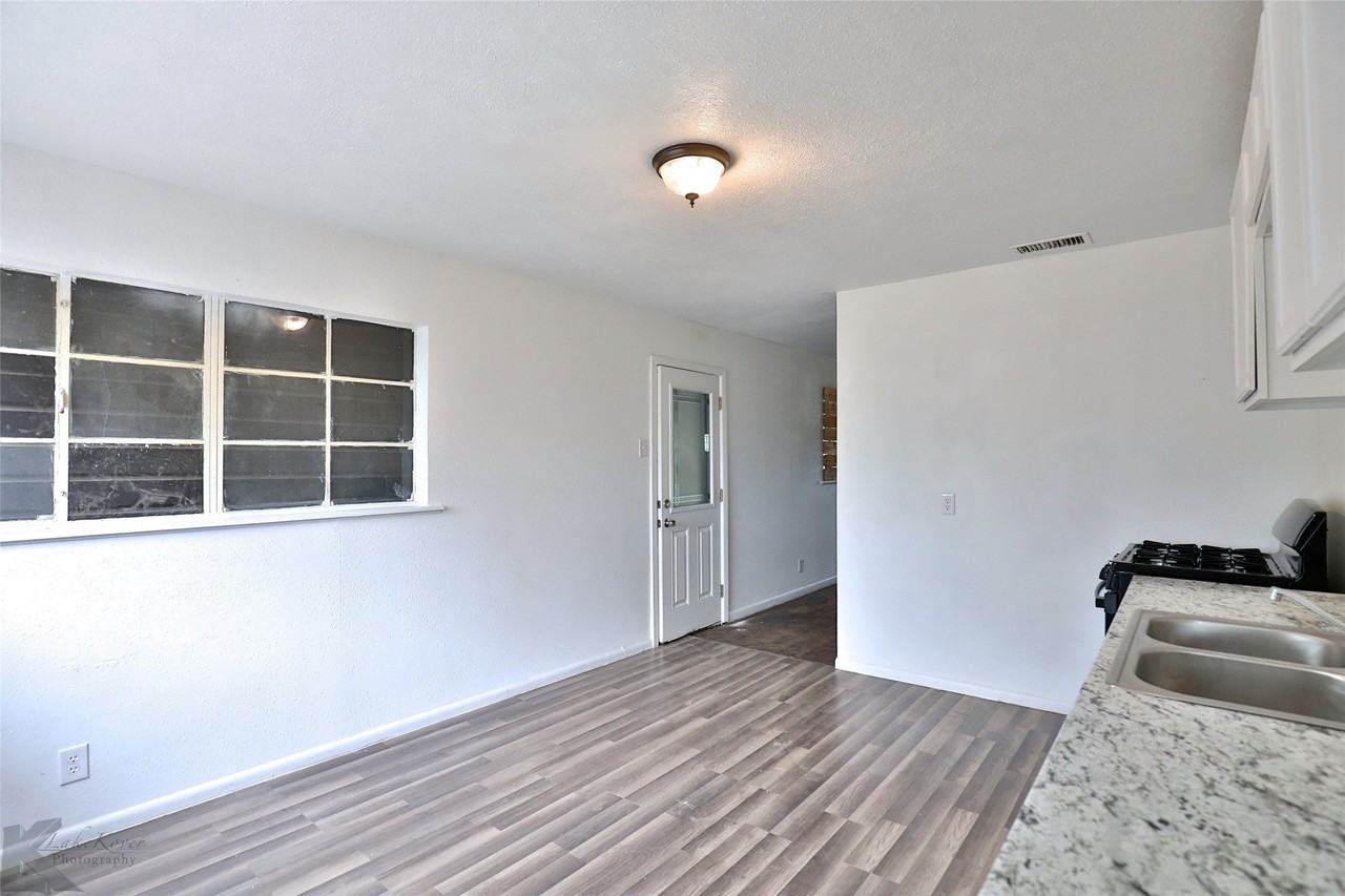 1634 Briarwood St - Photo 7 of 20