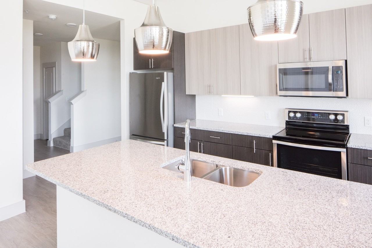 2101 W Rosedale St #304 - Photo 7 of 8