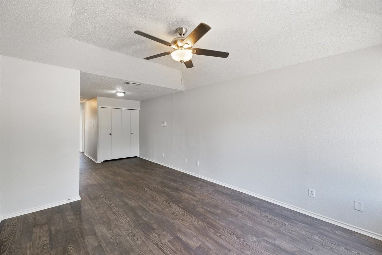 2540 Avenue H - Photo 3 of 21