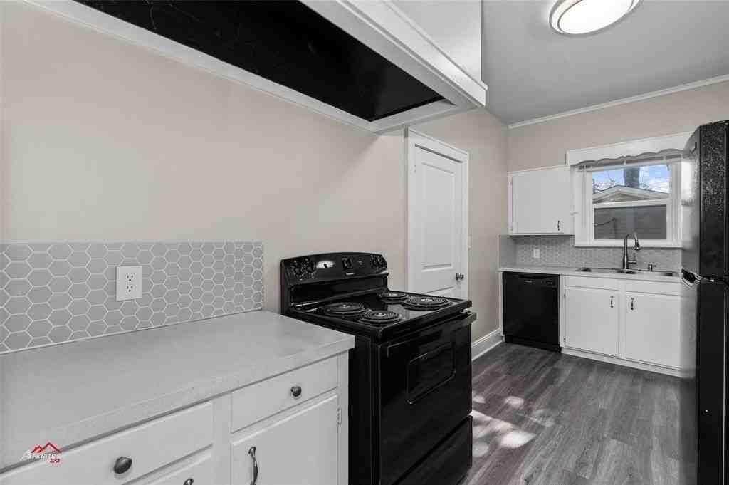 741 Cecile Pl - Photo 4 of 7