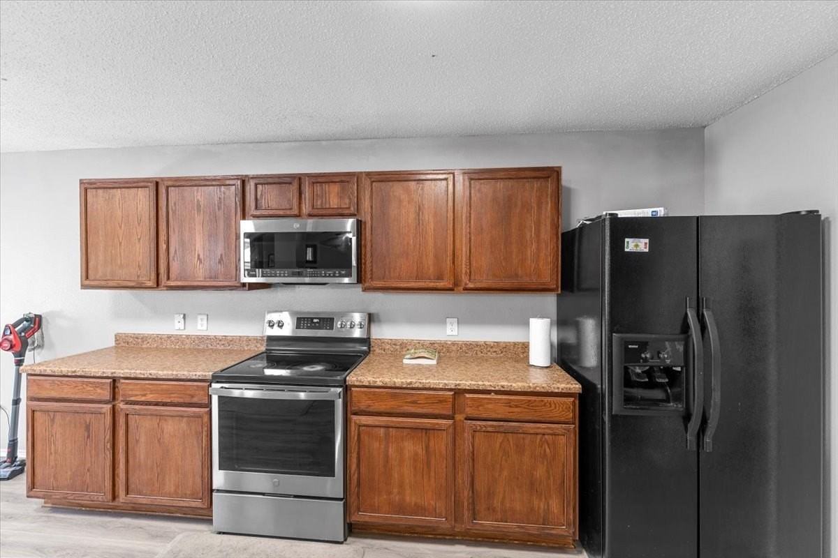 5401 Pandale Valley Dr - Photo 7 of 37
