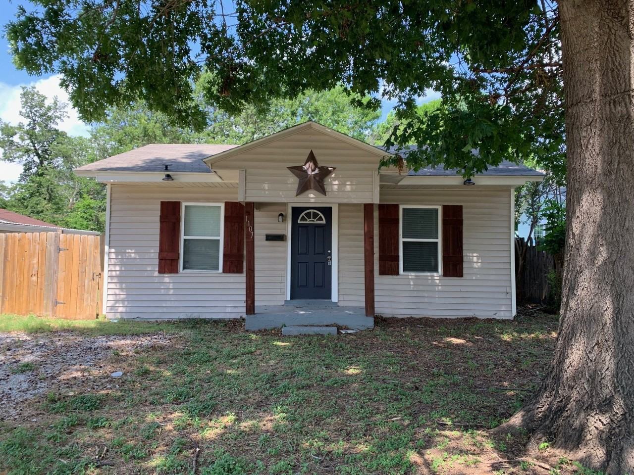 1107 Oxford St