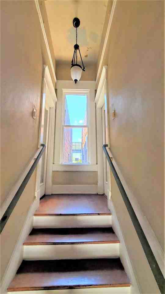 109 Nw 20th St #201 - Photo 3 of 18