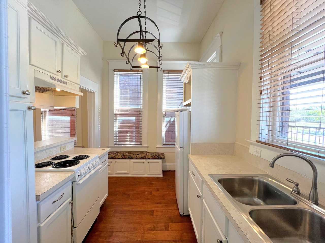 109 Nw 20th St #201 - Photo 6 of 18
