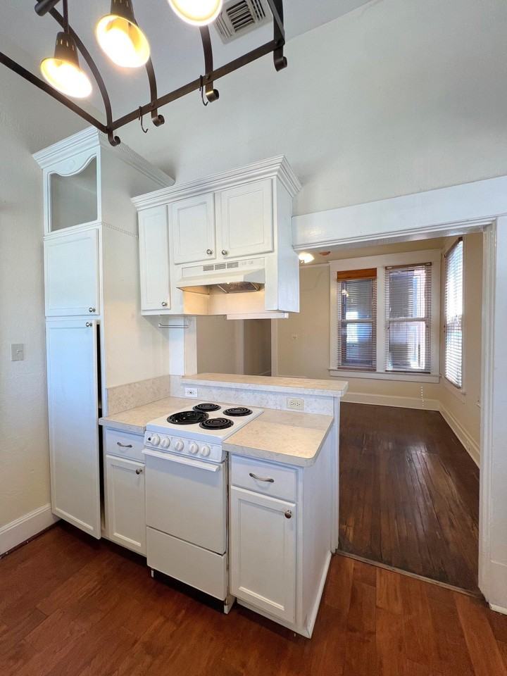 109 Nw 20th St #201 - Photo 7 of 18