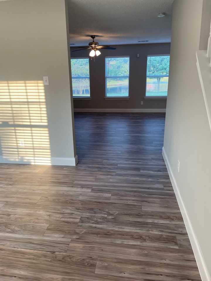 8007 Galley St - Photo 4 of 29