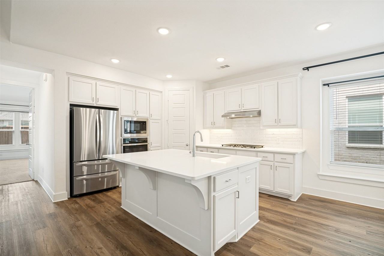 4023 Anglers Way - Photo 7 of 16