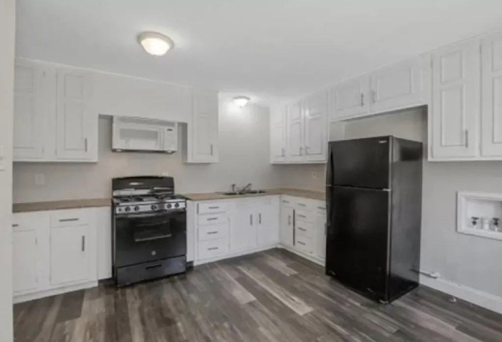 128 Vandenburg Dr - Photo 3 of 3