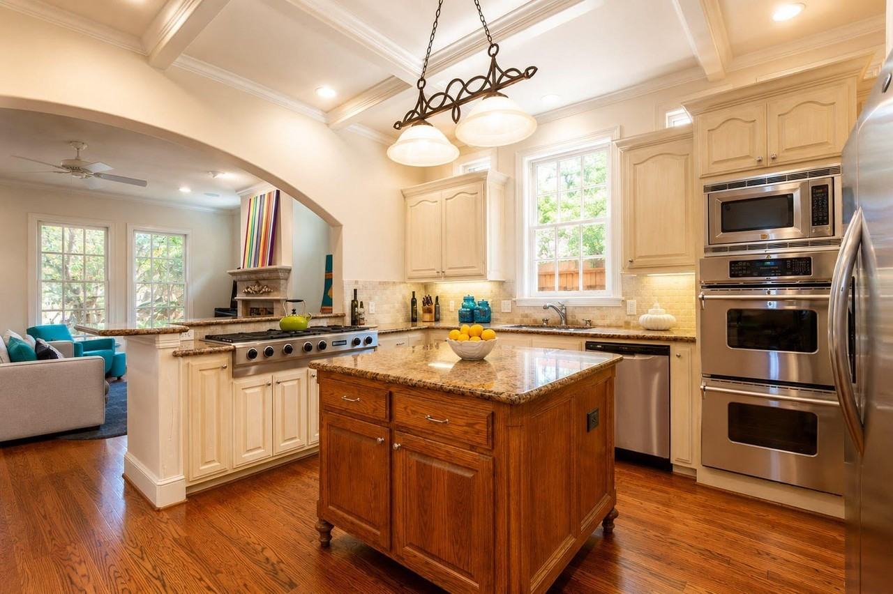 3668 Asbury St - Photo 5 of 25