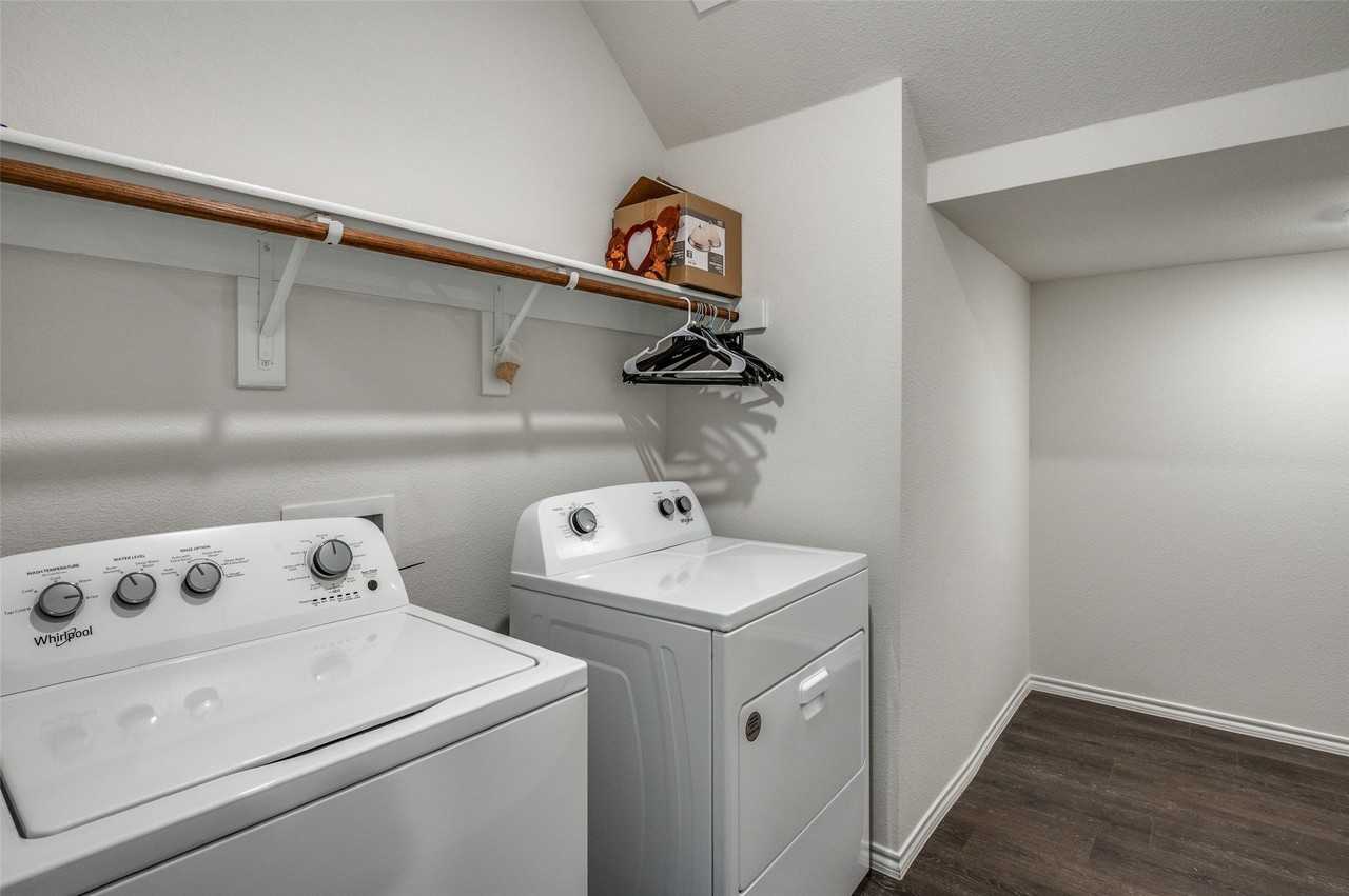 728 Glover Dr - Photo 6 of 12