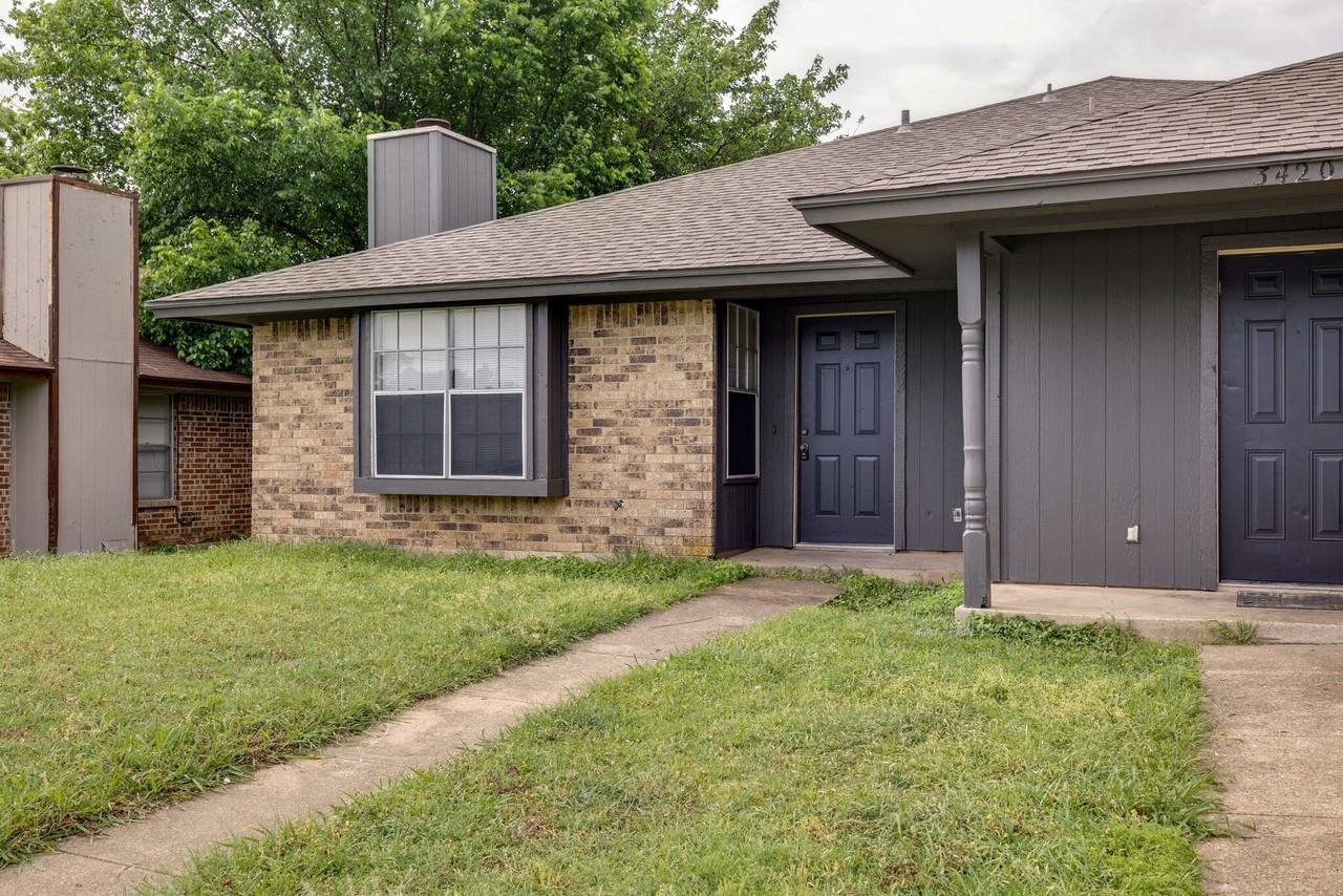 3422 Heritage Ln - Photo 4 of 29