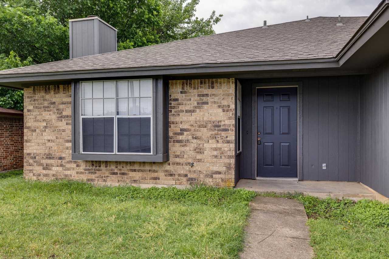3422 Heritage Ln - Photo 5 of 29
