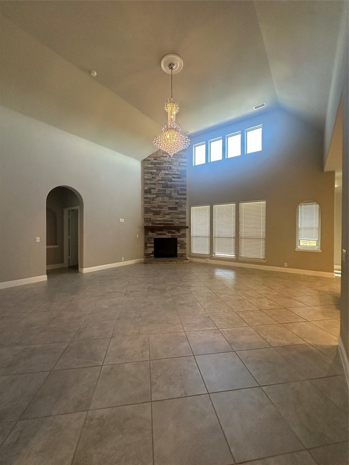 501 Virginia - Photo 4 of 23