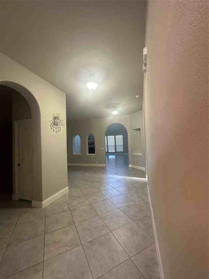 501 Virginia - Photo 7 of 23