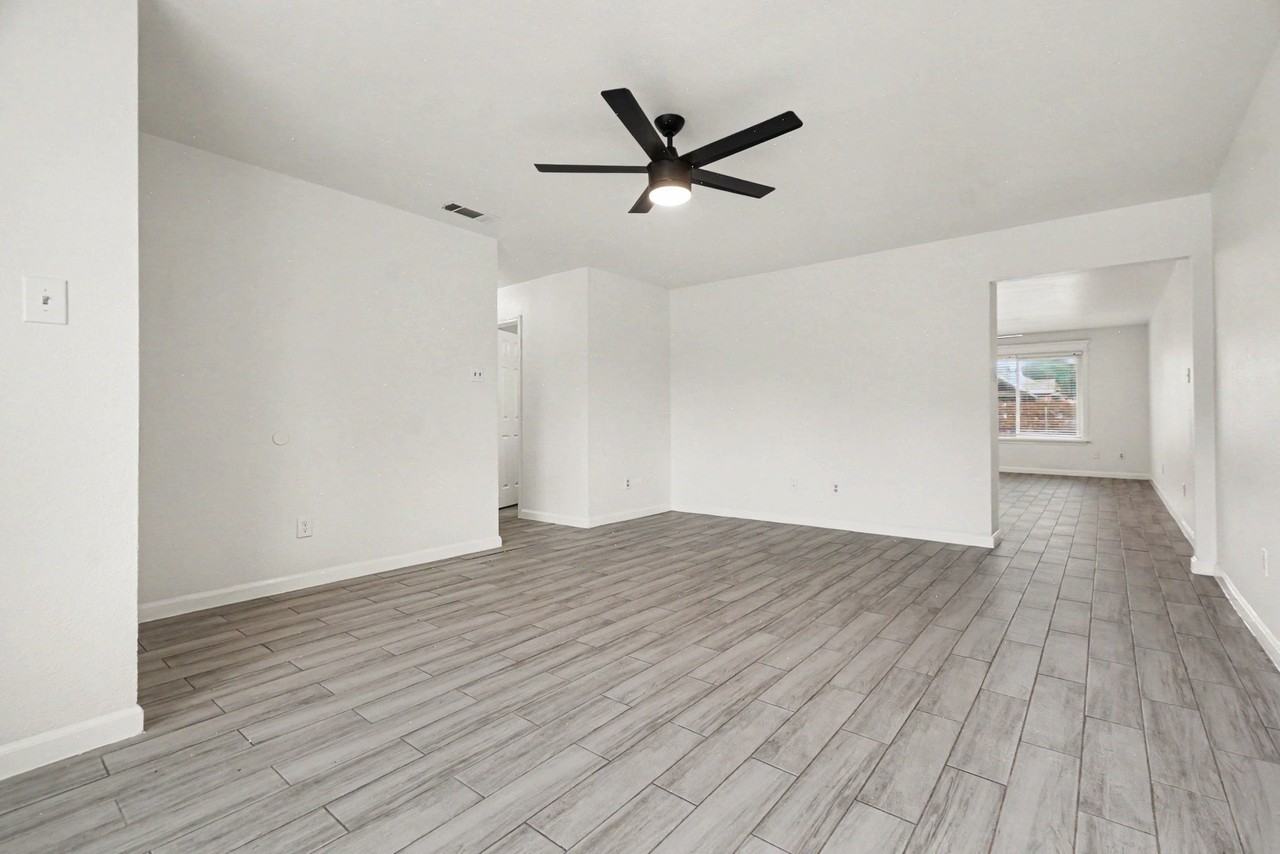 1417 Stillmeadow Dr - Photo 5 of 21