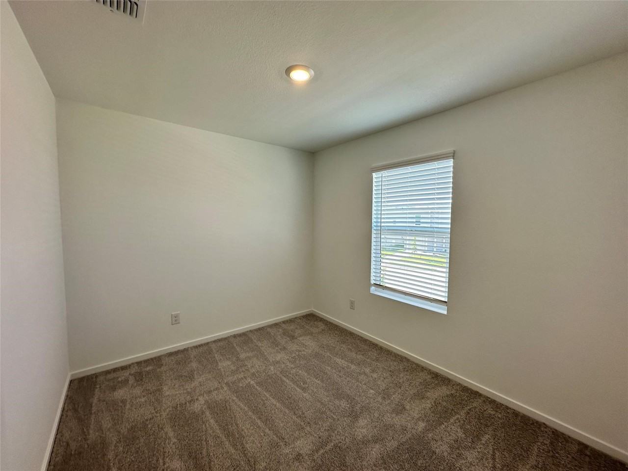 835 Sandhill Crane Ln - Photo 5 of 11