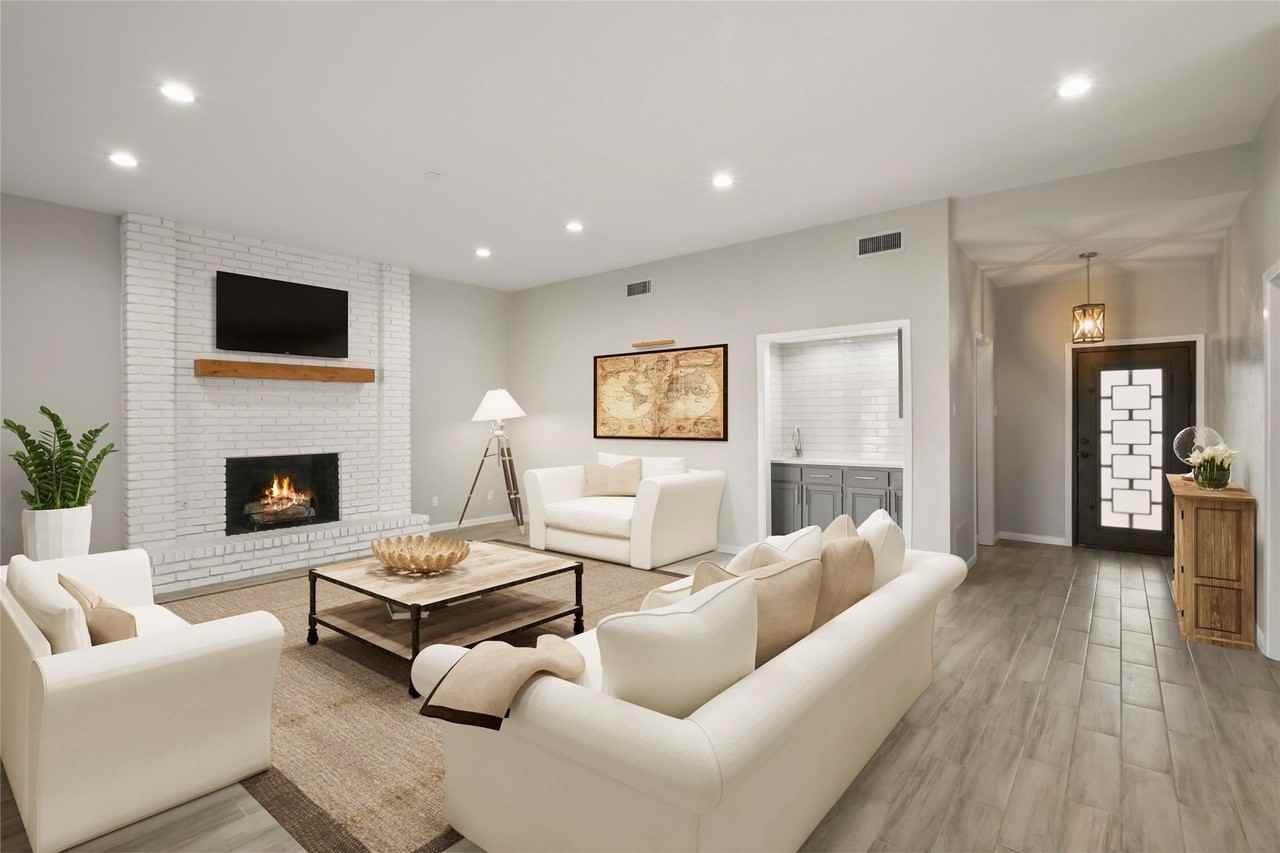 6019 Yellow Rock Trl - Photo 2 of 25