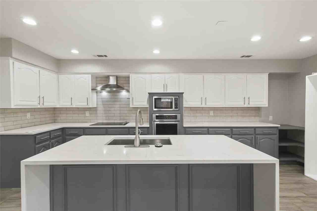 6019 Yellow Rock Trl - Photo 5 of 25