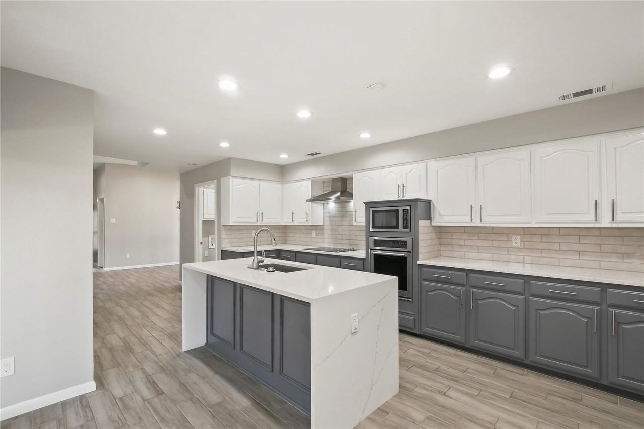 6019 Yellow Rock Trl - Photo 6 of 25
