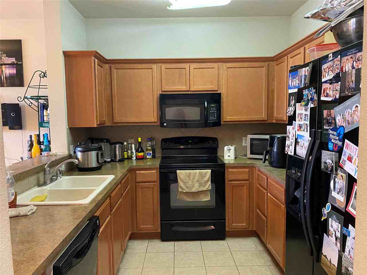 2719 Olympic Park Dr - Photo 4 of 10