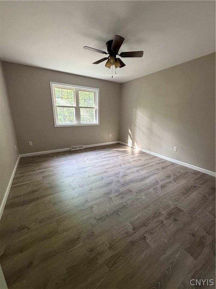 300A Verona St - Photo 7 of 9