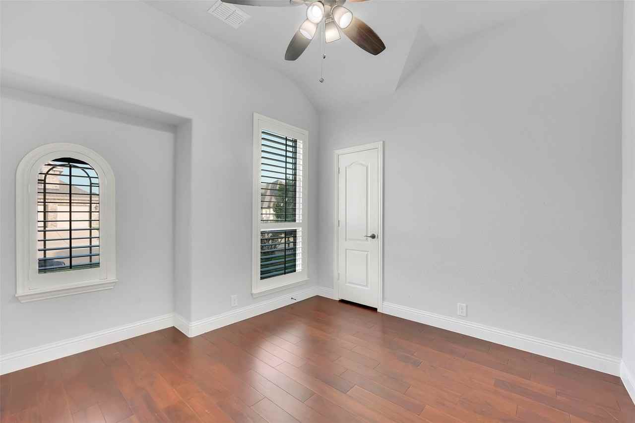 2616 Tinsley Dr - Photo 5 of 34
