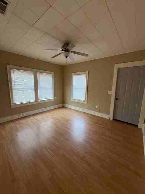 642 N Love St - Photo 5 of 17