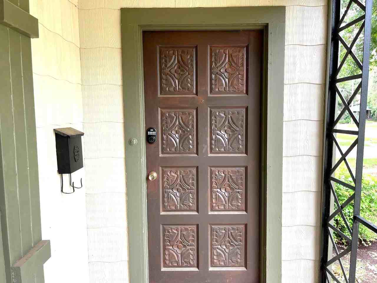 1322 W Bond St - Photo 2 of 20
