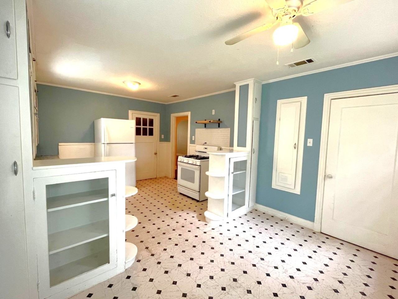 1322 W Bond St - Photo 6 of 20